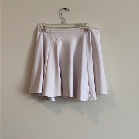 White mini skirt - Picture 2 of 4